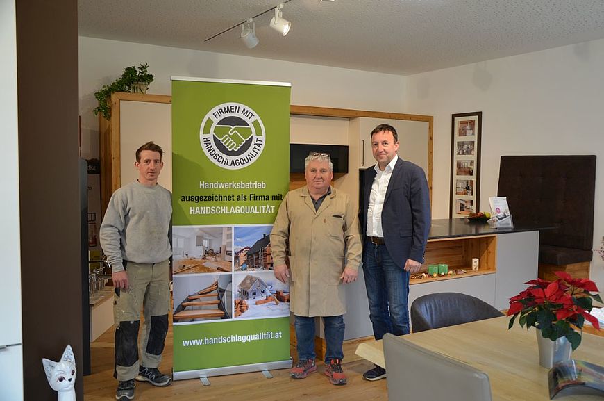 Tischlerei Edtmayer GmbH aus Innerschwand am Mondsee in Oberösterreich wird ausgezeichnet als Firma mit Handschlagqualität!